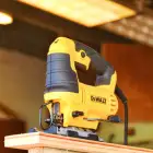 Serra de Recortes 650W DeWALT DWE349-QS