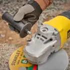 Rebarbadora STANLEY® 2.000W 230mm
