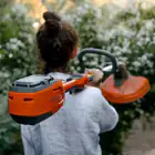 Aparador de Relva Telescópico Husqvarna 220IR + Bateria e Carregador Incluídos