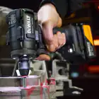 Chave de Impacto XR 18V DeWalt x McLaren + 2 Baterias 5Ah + Carregador + Mala TSTAK